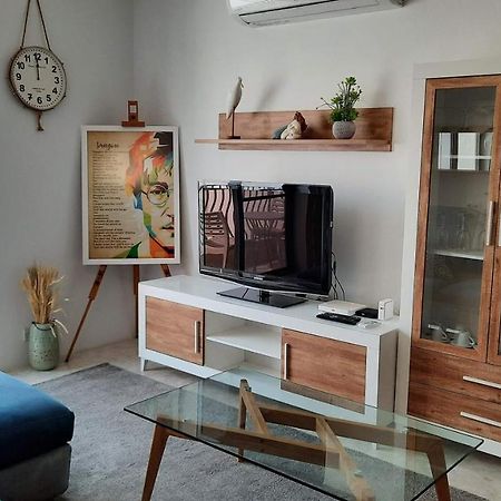 Spacious Side-Sea View Apartment At St Paul'S Bay San Pawl il-Baħar Kültér fotó
